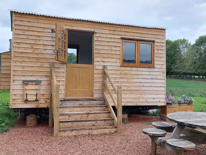 Warren Shepherd's Hut exterior